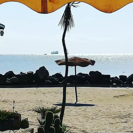 Un Passo Dal Mare E Dalla Citta. Feriehus Cagliari