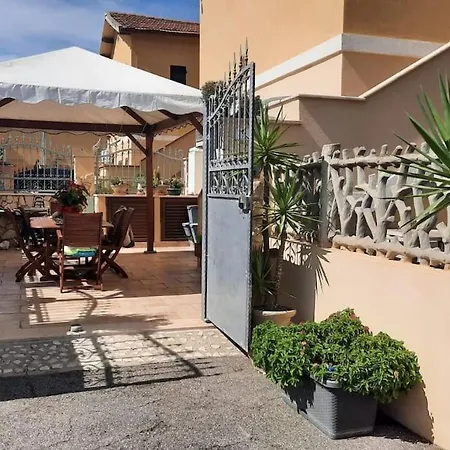 Un Passo Dal Mare E Dalla Città. Casa de Férias *